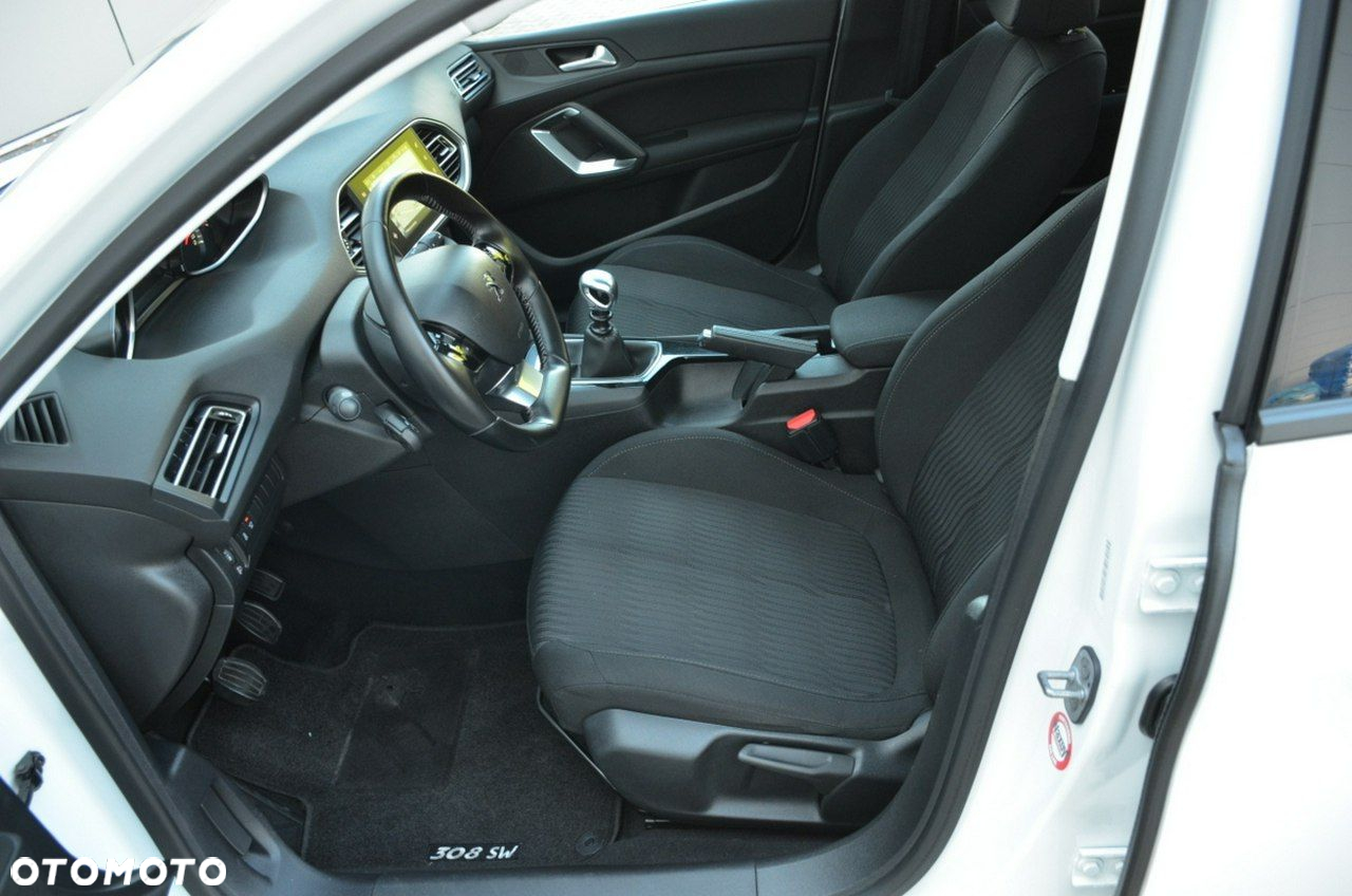 Peugeot 308 - 23