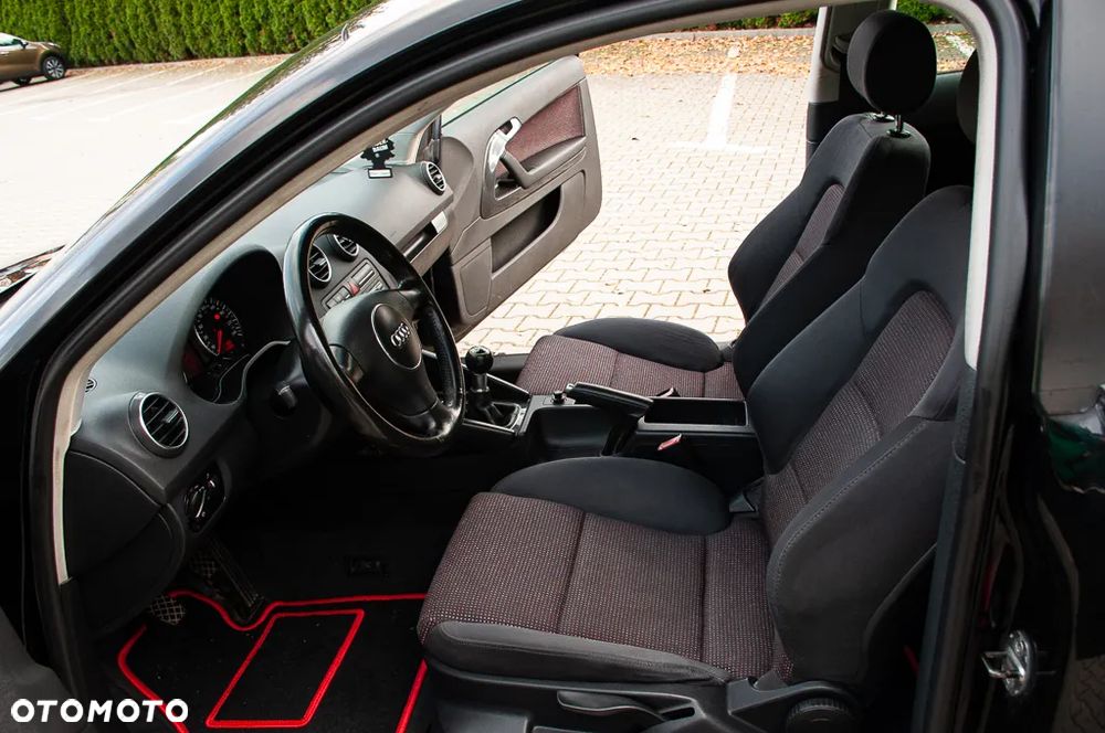 Audi A3 3-drzwiowe 2.0 FSI Attraction - 31