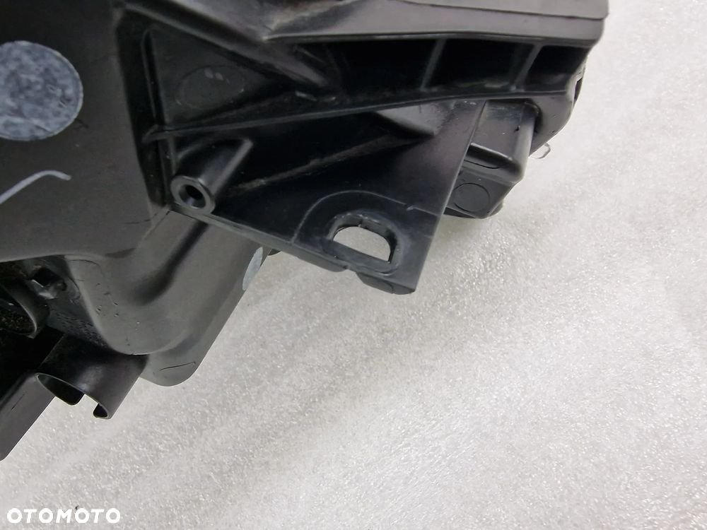 TOYOTA YARIS 3 III LIFT 17- LEWA LAMPA PRZEDNIA PRZÓD SOCZEWKA , NR AUKCJI LA685 - 12