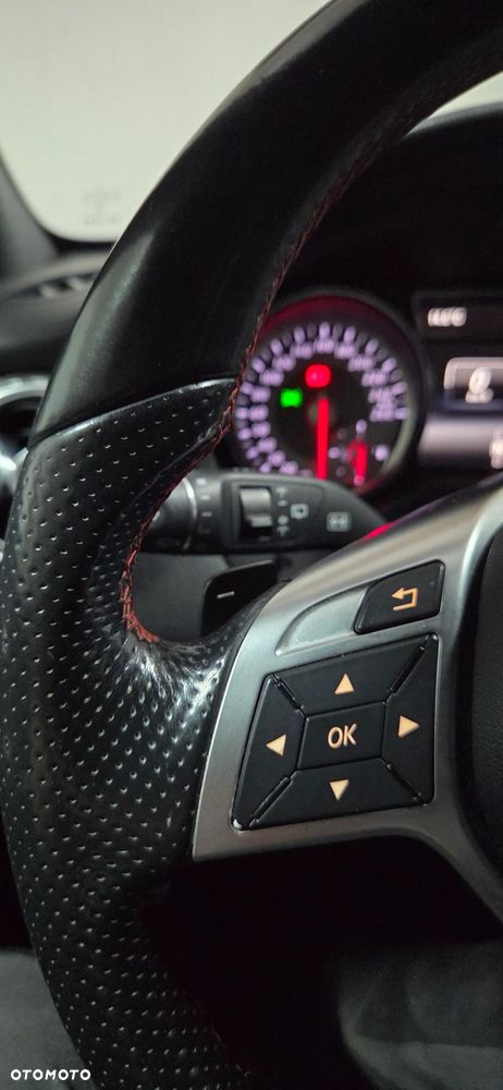 Mercedes-Benz GLA 250 4-Matic - 15