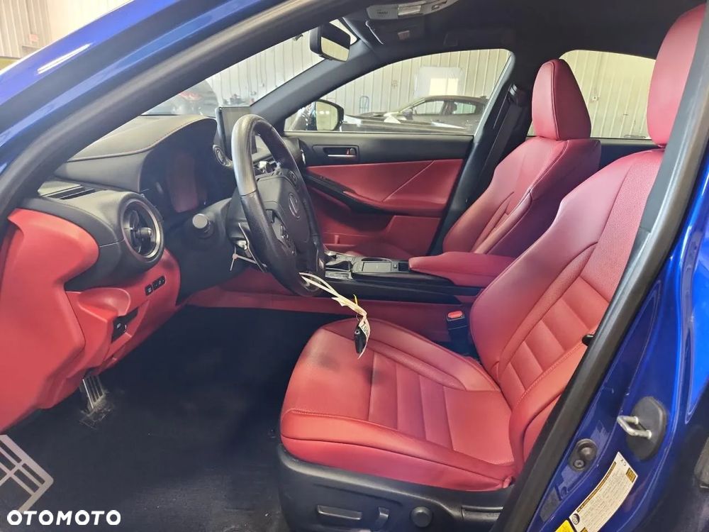 Lexus IS 200t / 300 F Sport - 10