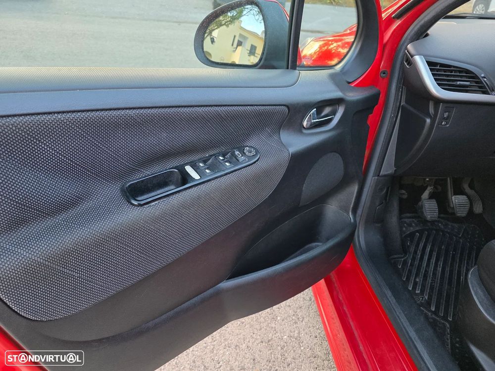 Peugeot 207 1.4 16V Sport - 11
