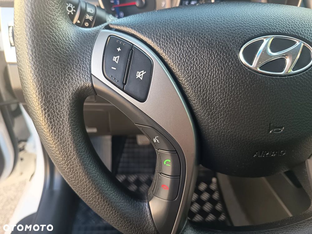 Hyundai i30 blue 1.4 Style - 23