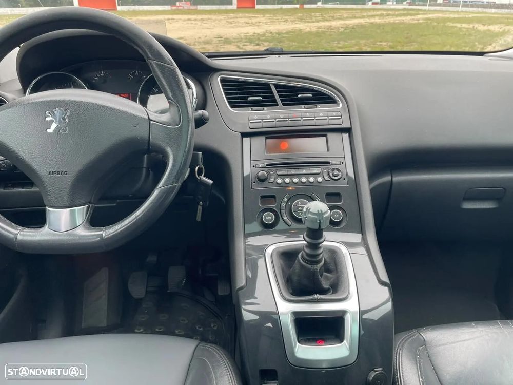 Peugeot 5008 - 12