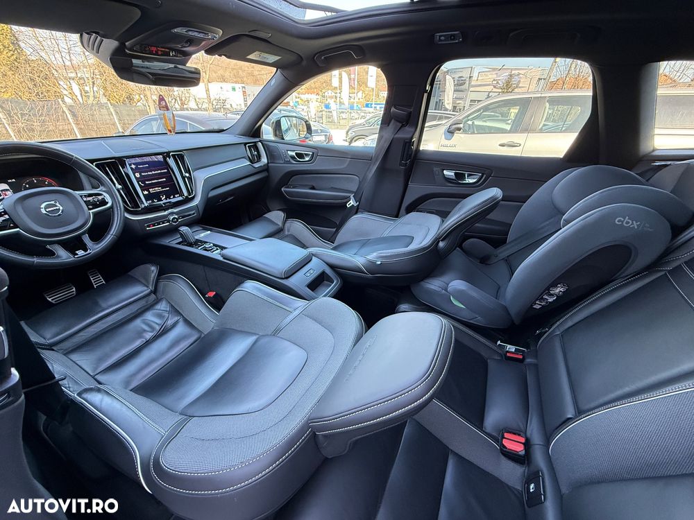 Volvo XC 60 D5 AWD Geartronic Inscription - 24