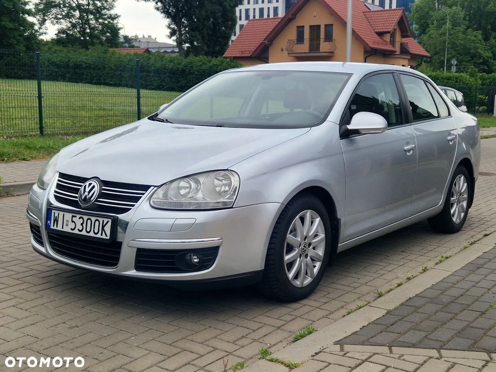 Volkswagen Jetta - 1