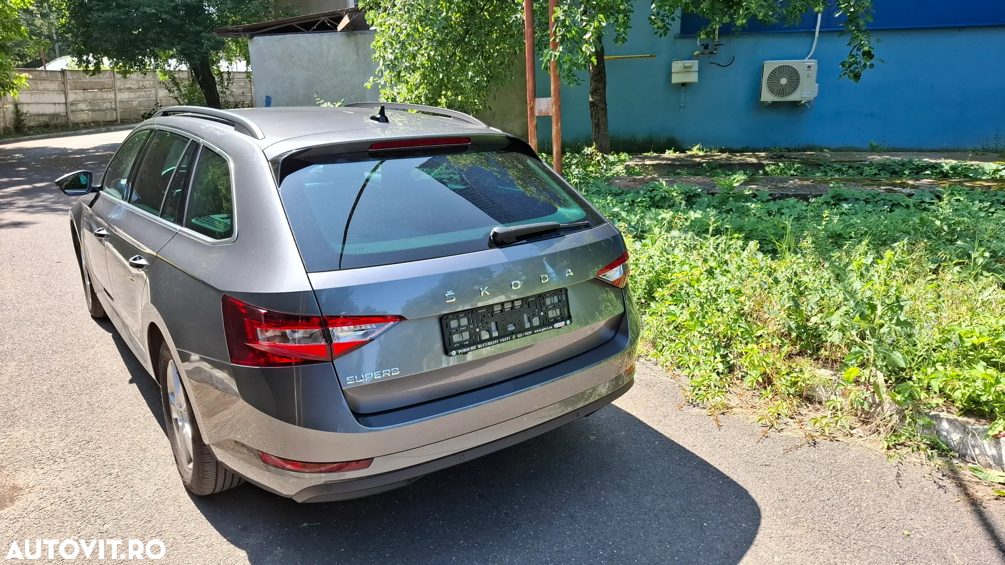 Skoda Superb 2.0 TDI DSG Ambition - 19