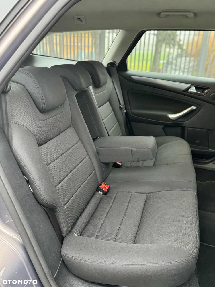 Ford Mondeo 2.0 TDCi Titanium X - 16