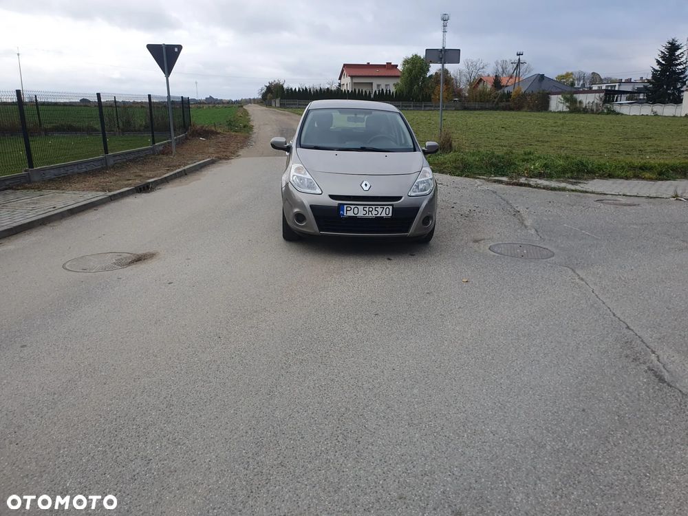 Renault Clio - 19