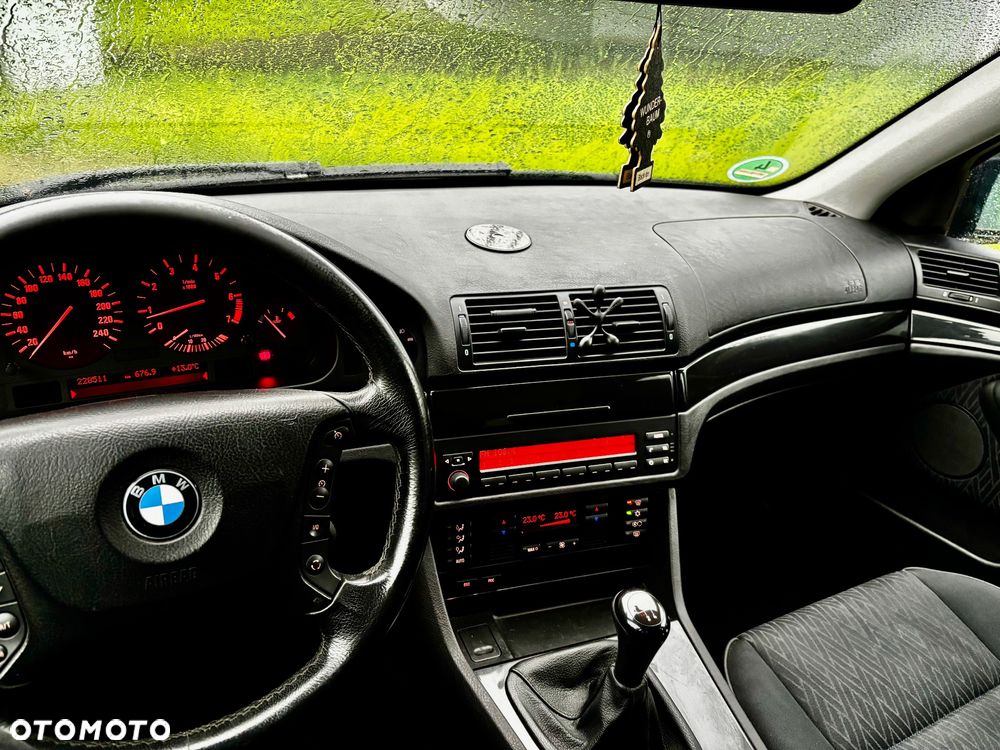 BMW Seria 5 520i Touring Edition Sport - 11