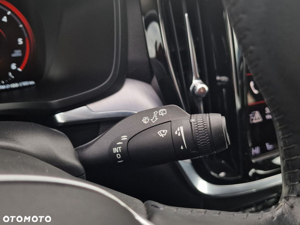 Volvo V60 Cross Country - 23