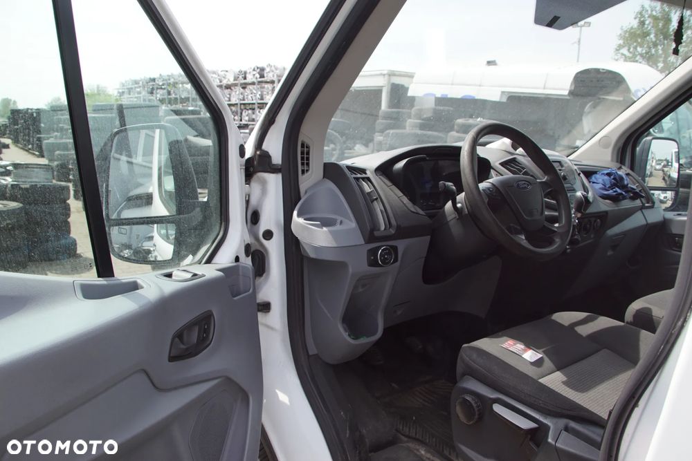Auto na części - Ford Transit MK8 2.0 TDCI 105 KM YLF6 VMT6 7VTA 2018R Silnik Skrzynia Drzwi Maska Błotnik Zderzak Lampa Lusterko Klamka Szyba Deska Kokpit Sterownik Moduł Czujnik Licznik Panel Kierownica - 8
