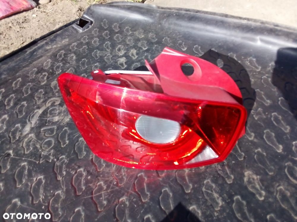 Lampa prawy tył SEAT IBIZA IV HB 6J4945095G - 1