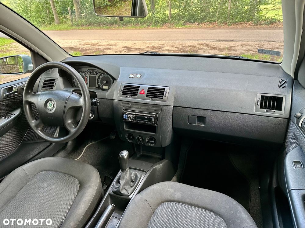 Skoda Fabia 1.2 HTP Style Edition - 11