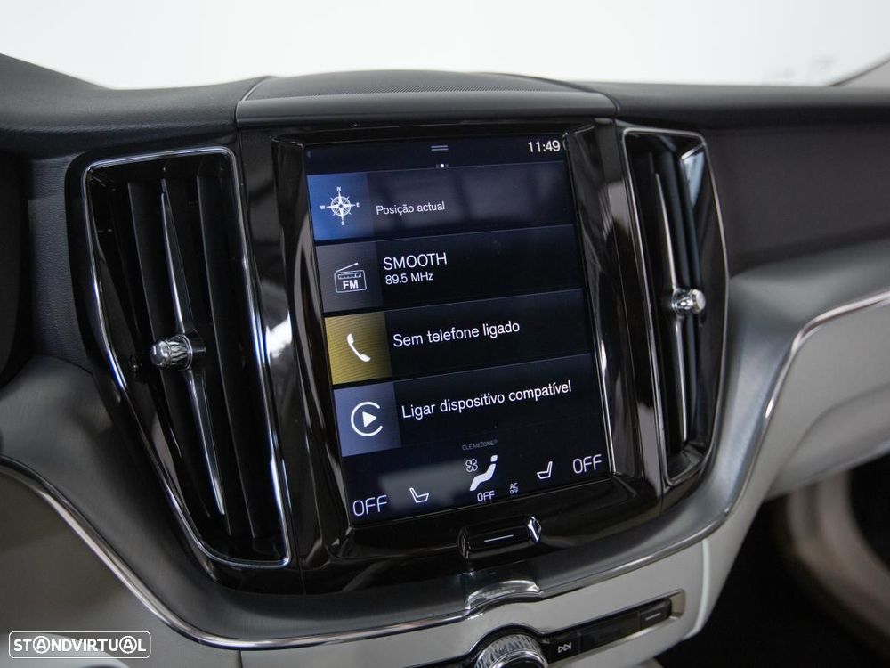 Volvo XC 60 2.0 T8 PHEV Momentum Plus AWD - 26