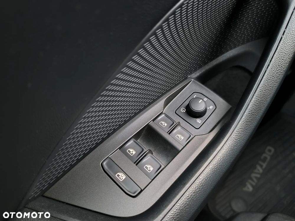 Skoda Octavia 1.5 TSI ACT Ambition - 32