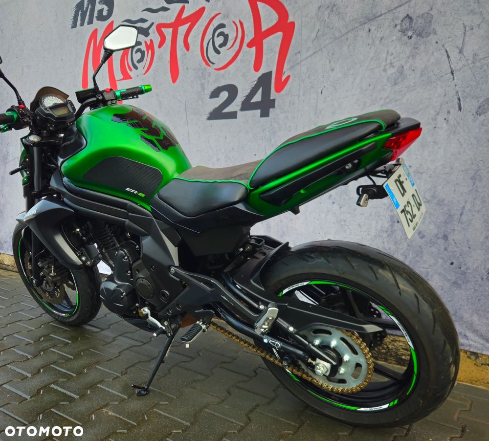 Kawasaki ER - 8