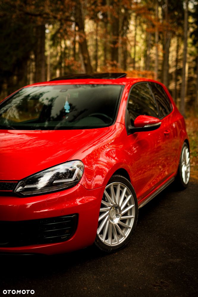 Volkswagen Golf - 6