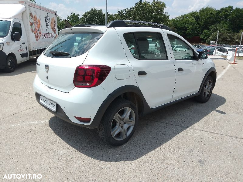 Dacia Sandero - 4