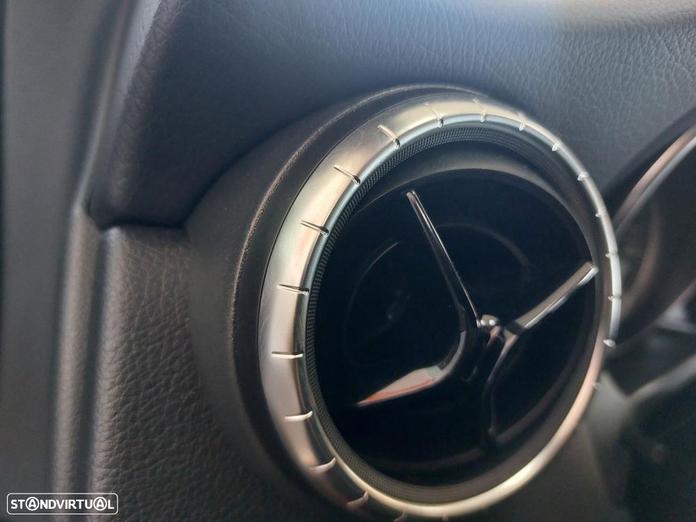 Mercedes-Benz CLA 180 d Shooting Brake - 24