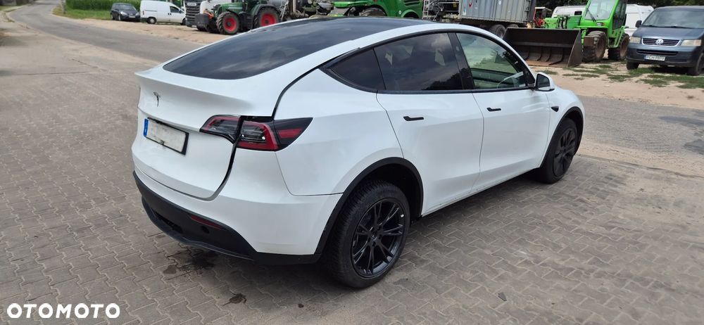 Tesla Model Y 62.5 Standard RWD - 16