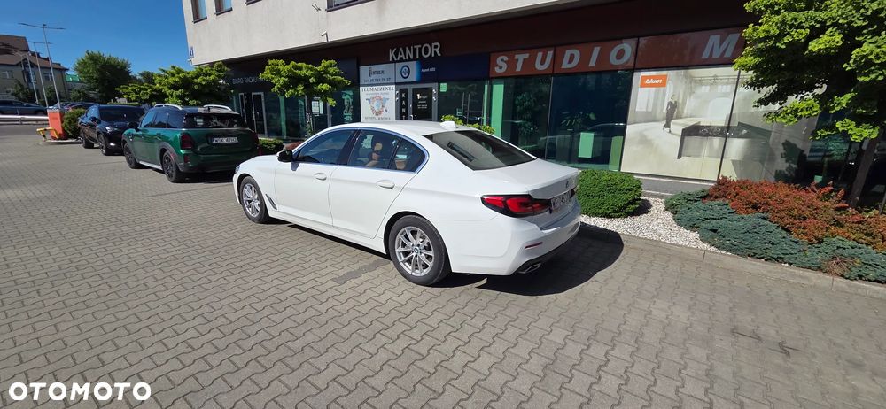 BMW Seria 5 518d mHEV - 4