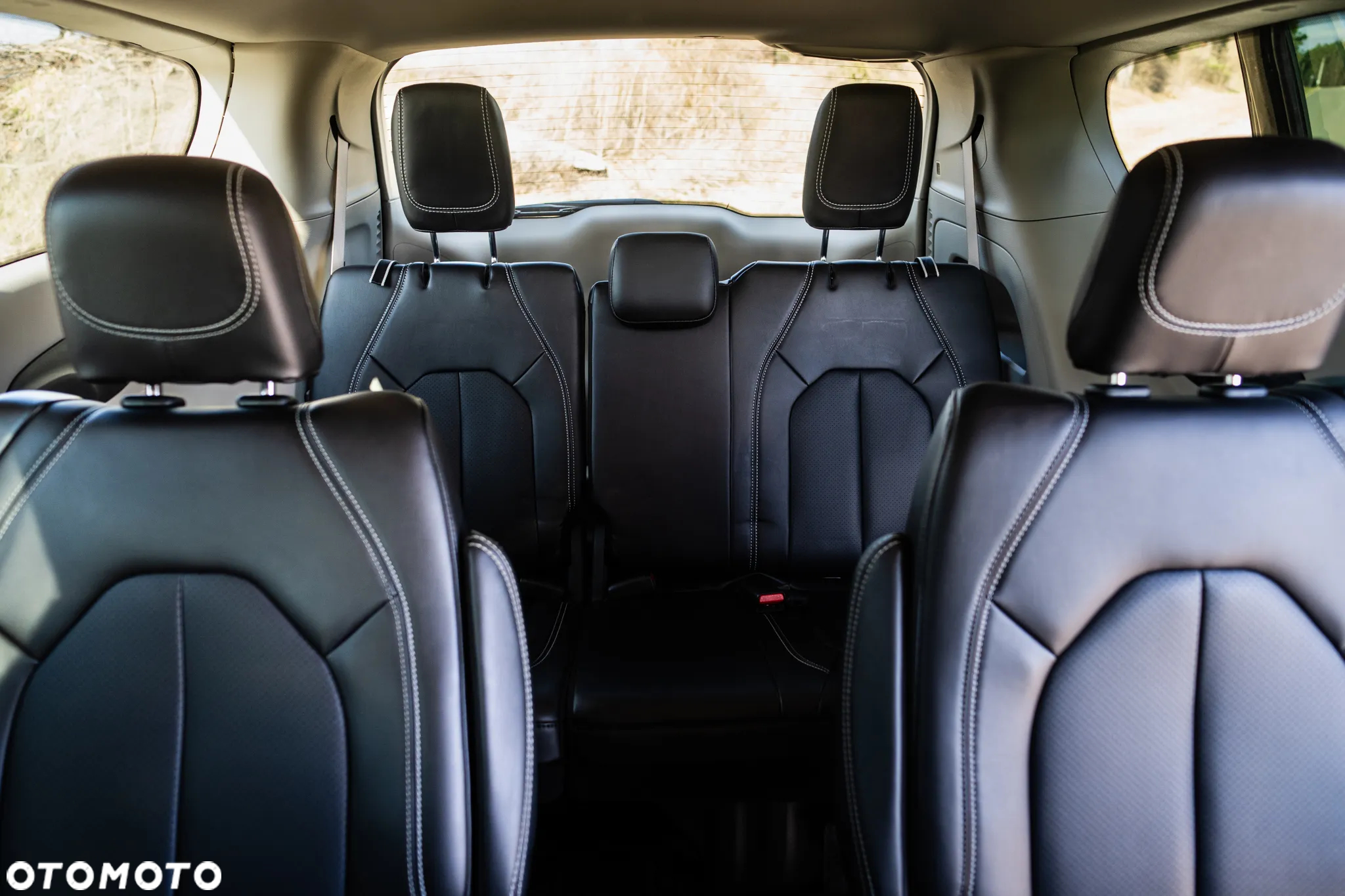 Chrysler Pacifica - 11