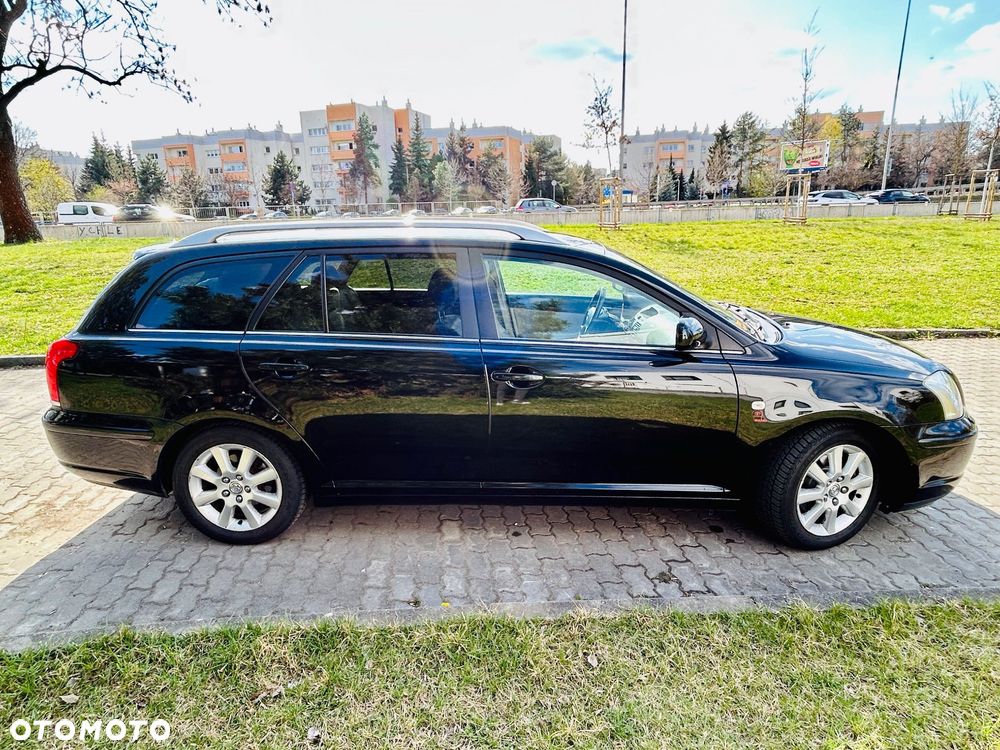 Toyota Avensis 2.2 D-4D Prestige - 8
