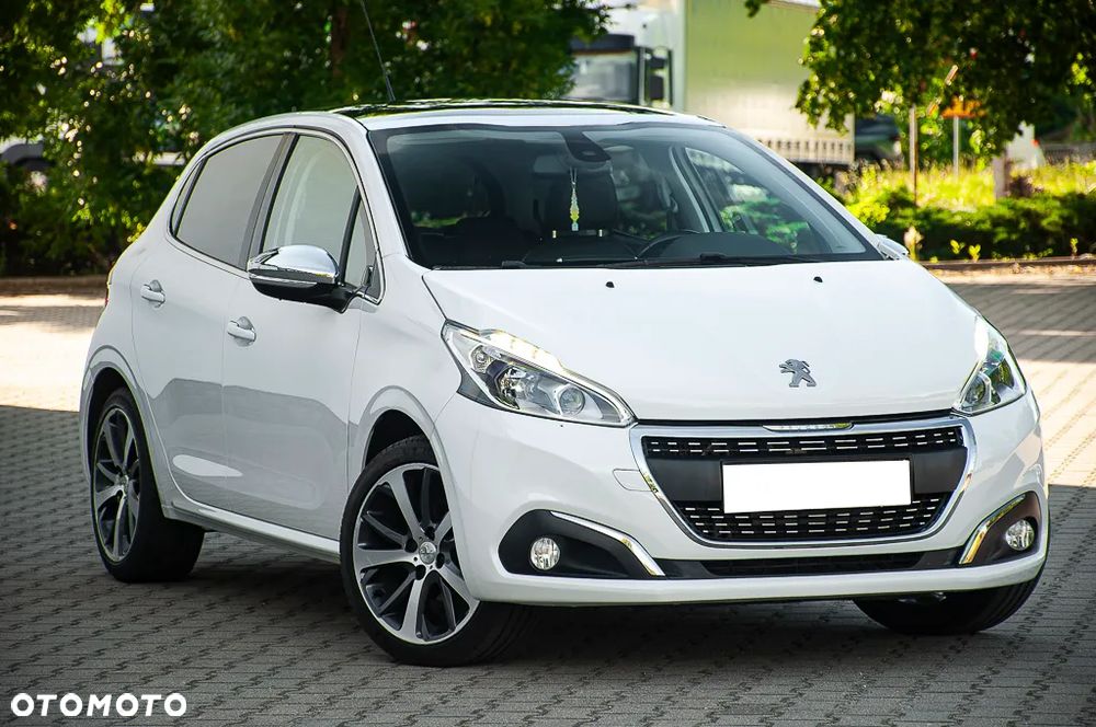 Peugeot 208 2016 photo 2