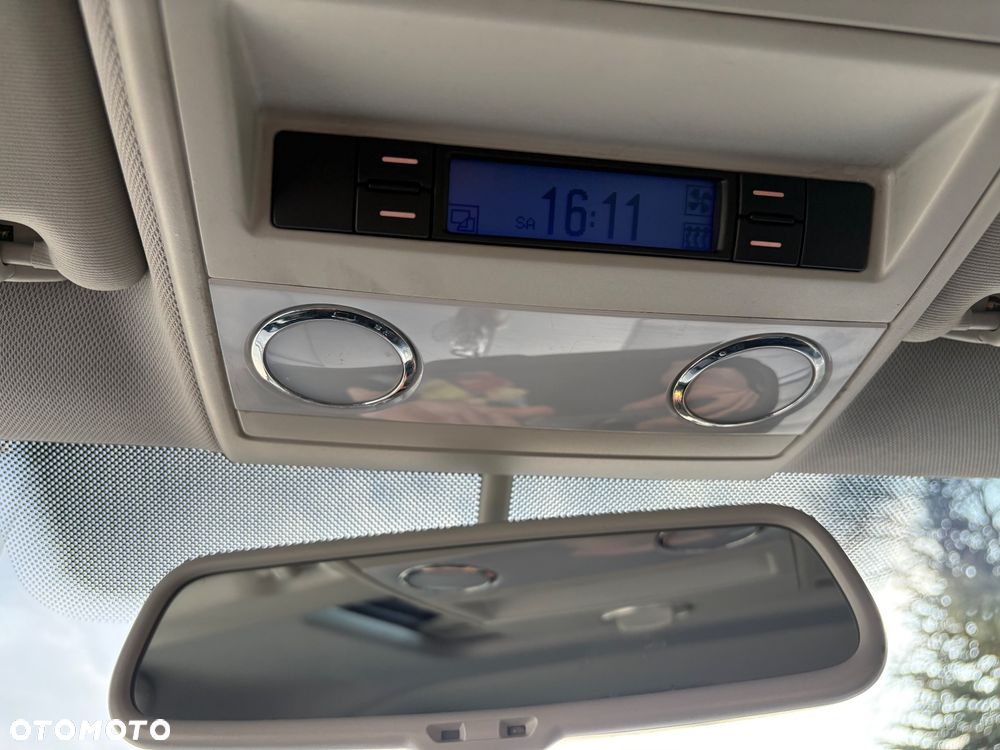 Volkswagen Multivan - 14