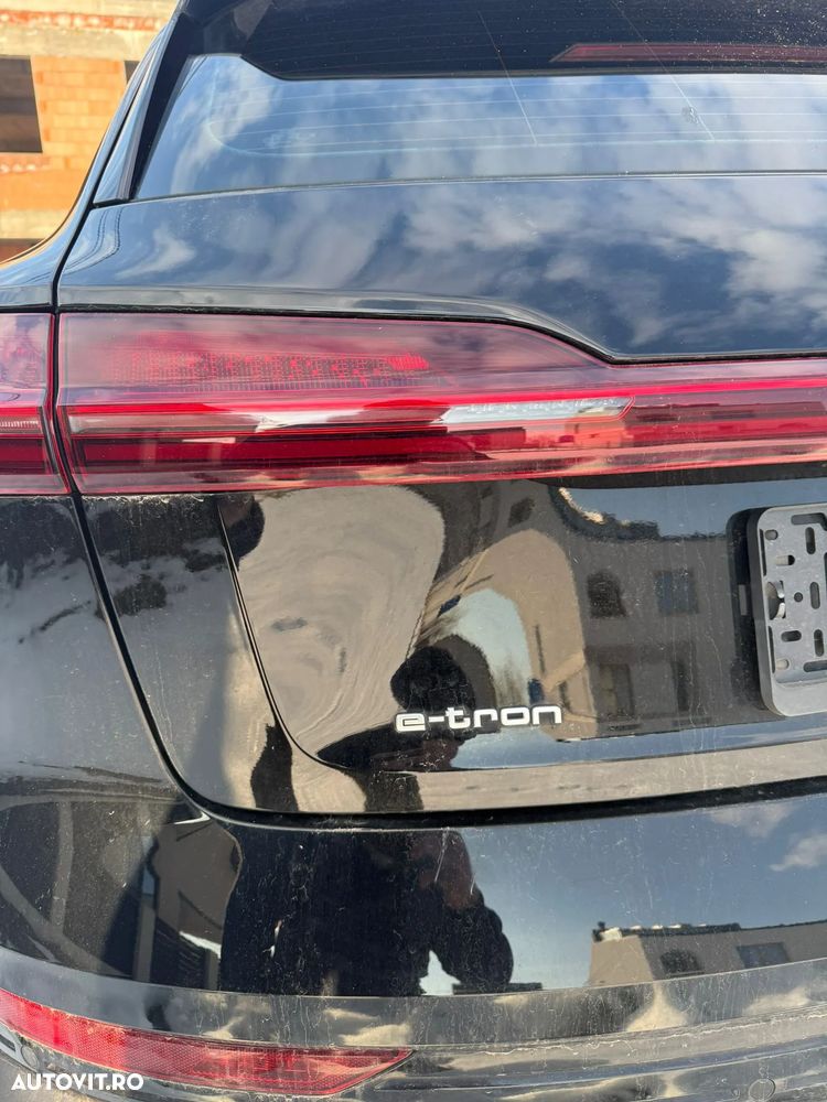 Audi e-tron - 13