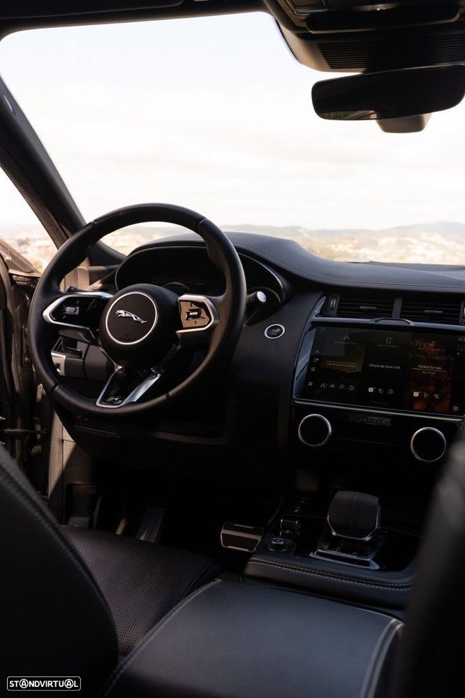 Jaguar E-Pace 1.5 P300e R-Dynamic SE AWD Aut. - 12