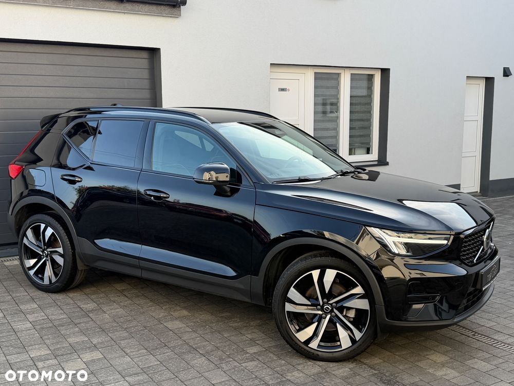 Volvo XC 40 B3 B DKG Ultra Black Edition - 31
