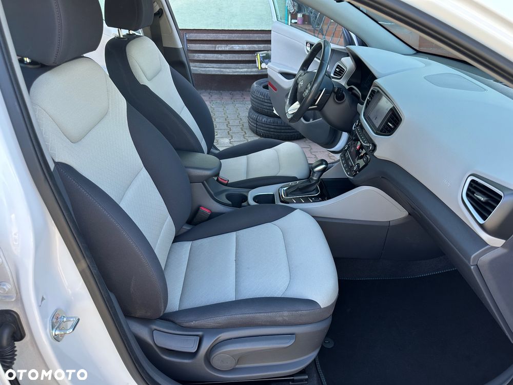 Hyundai IONIQ 1.6 GDI Style - 26