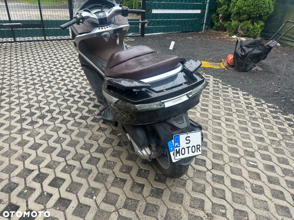 Piaggio X10 - 4