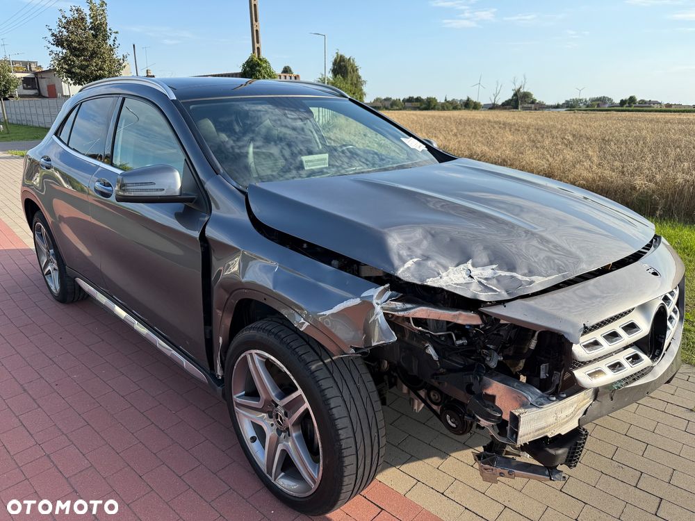 Mercedes-Benz GLA 200 7G-DCT AMG Line - 6