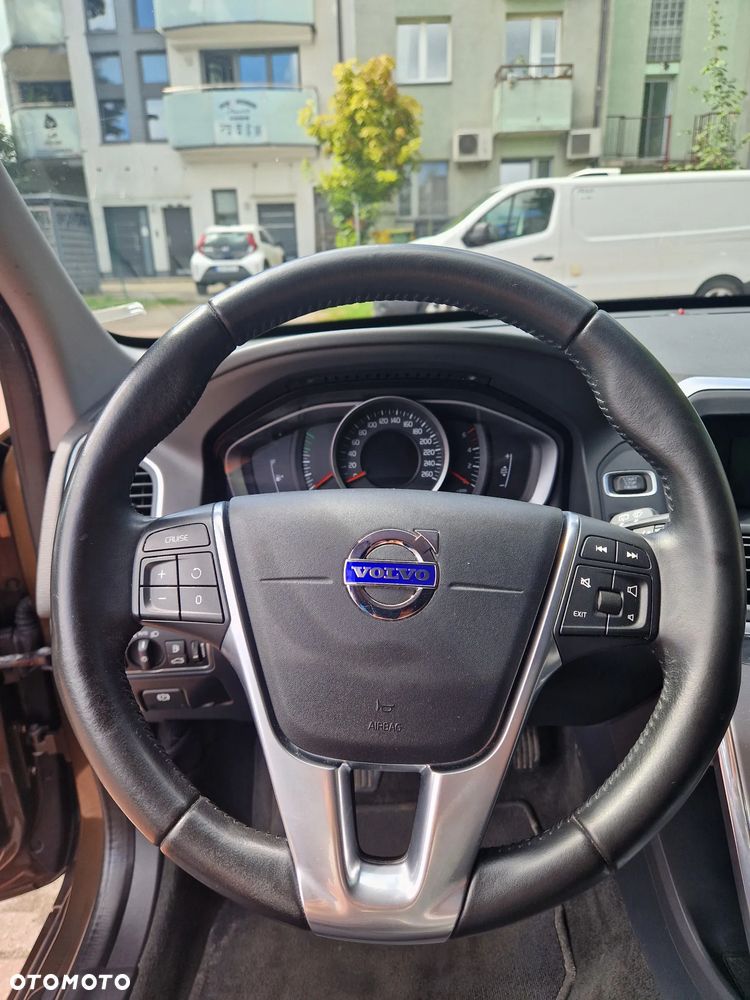 Volvo XC 60 D4 Momentum - 21