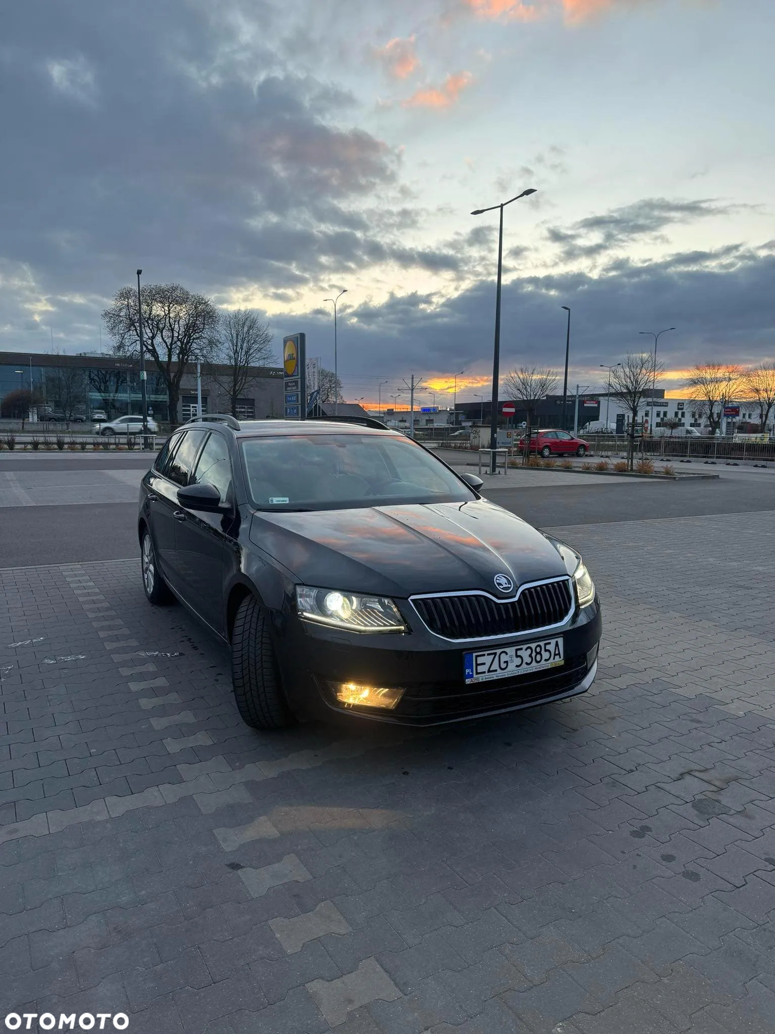 Skoda Octavia 1.4 TSI Ambition DSG - 2