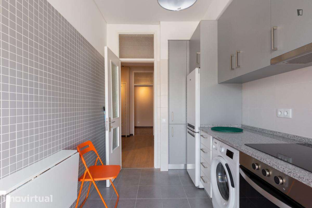 Quarto - localizado em Cedofeita Porto - Grande imagem: 5/14