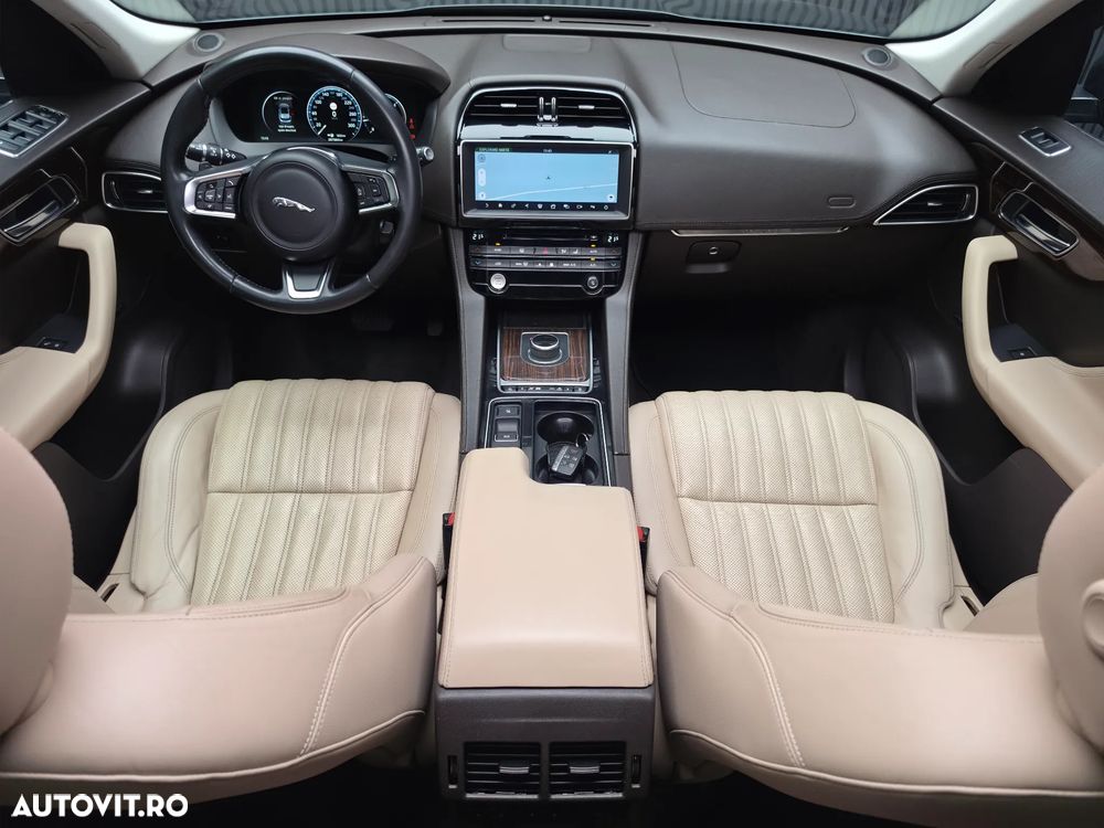 Jaguar F-Pace 20d AWD Portfolio - 16