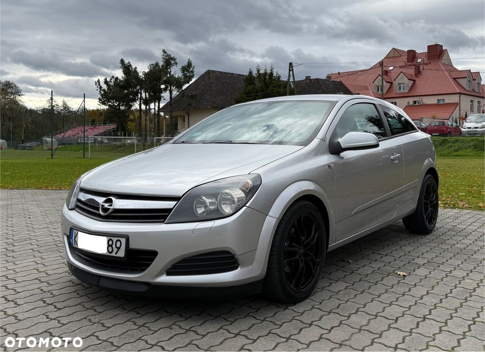 Opel Astra III GTC 1.8 Cosmo - 4