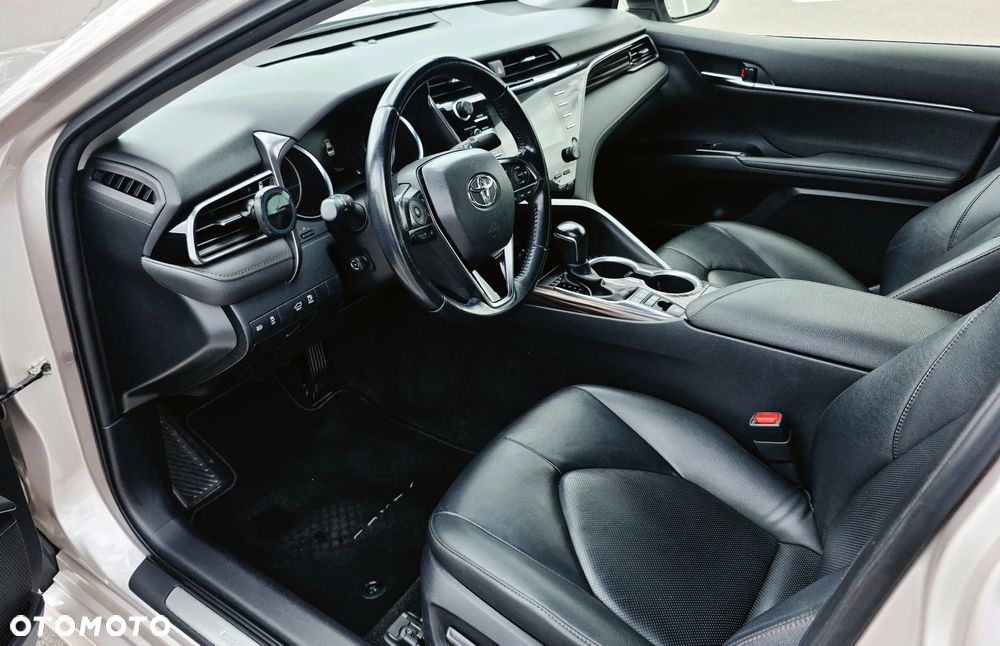 Toyota Camry 2.5 Hybrid Executive CVT - 15