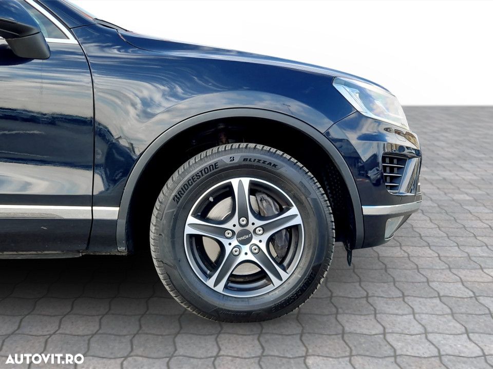 Volkswagen Touareg V6 TDI BMT Supreme Plus - 11