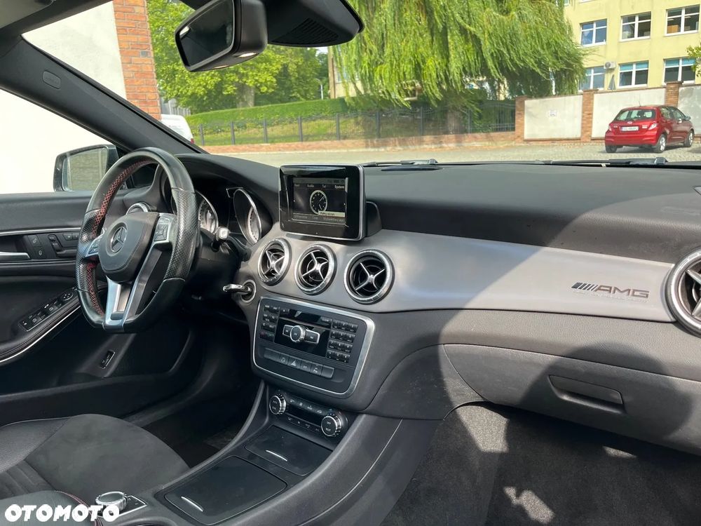 Mercedes-Benz CLA 220 d 7G-DCT AMG Line - 16