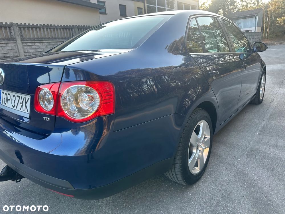 Volkswagen Jetta - 18