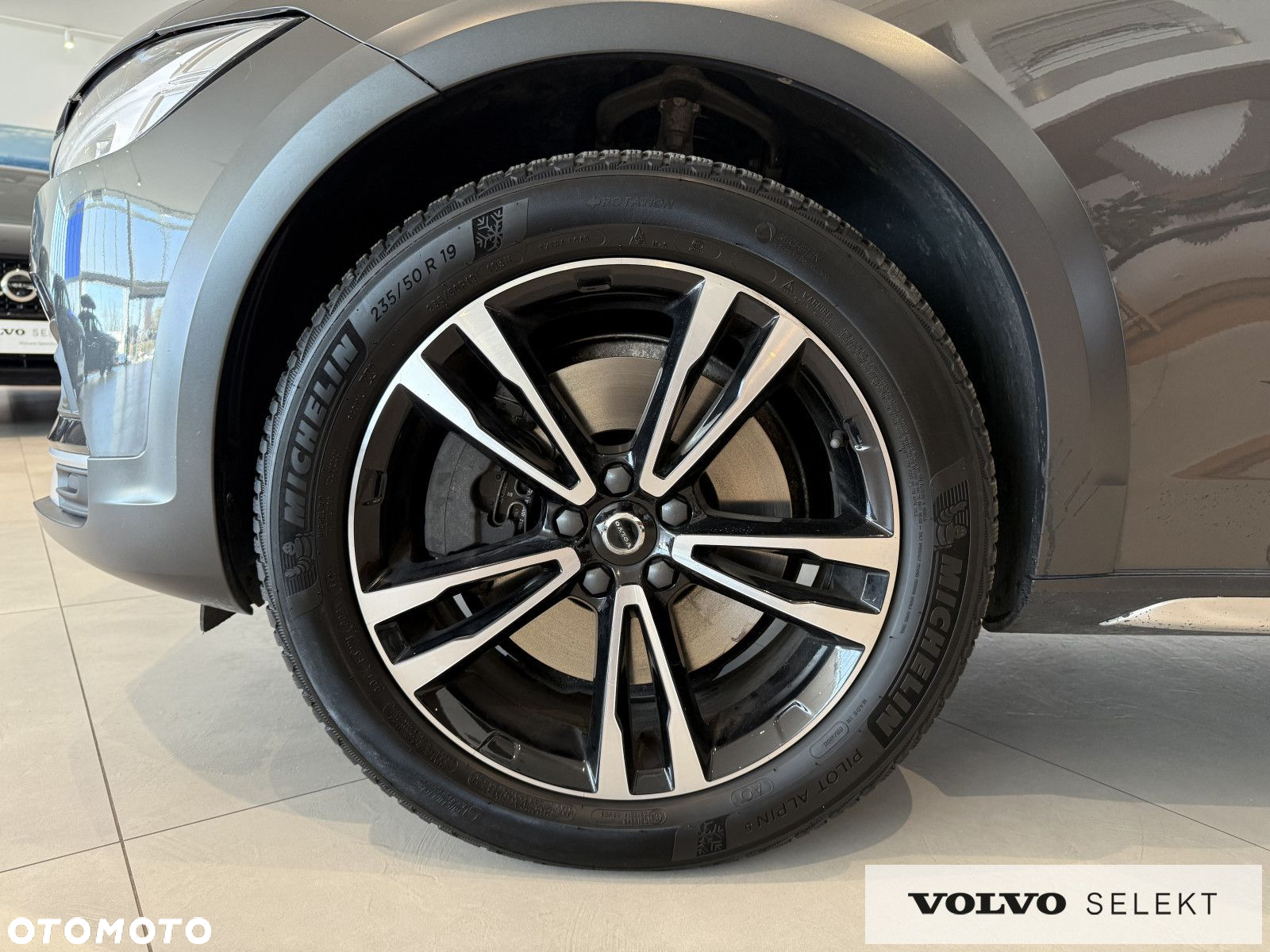 Volvo V90 Cross Country - 10
