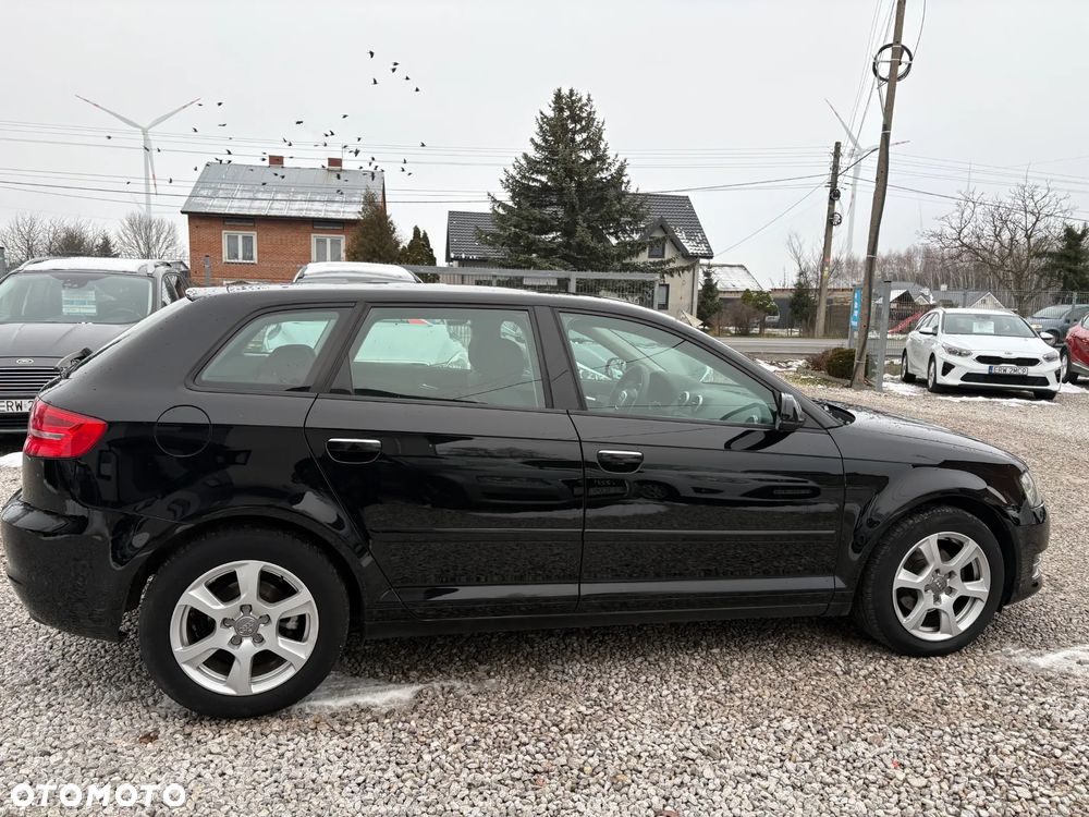 Audi A3 Sportback 1.6 TDI DPF Attraction - 3