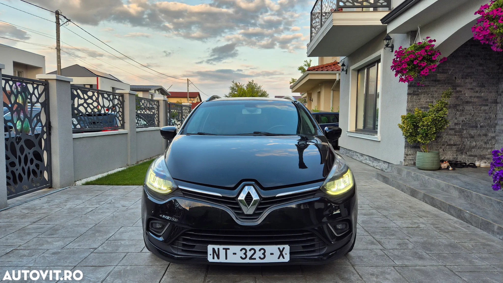 Renault Clio Energy dCi 90 Start & Stop LIMITED 2018 - 8