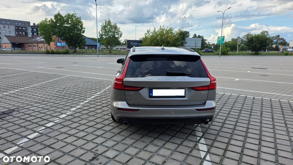 Volvo V60 D4 SCR Momentum - 24
