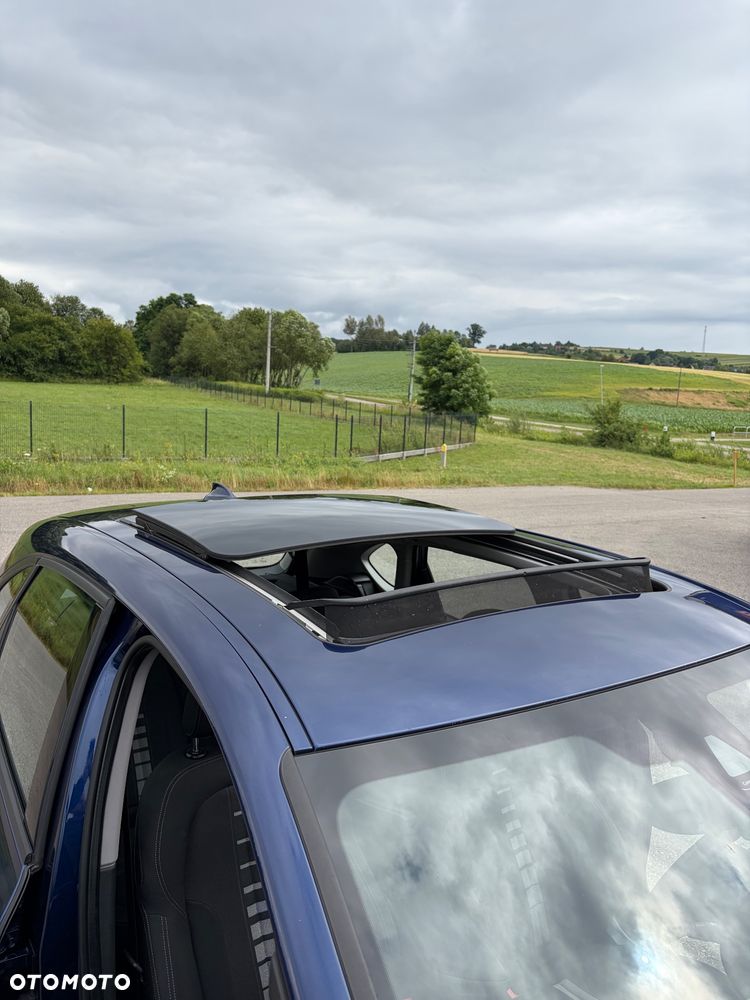 BMW Seria 2 218d - 26
